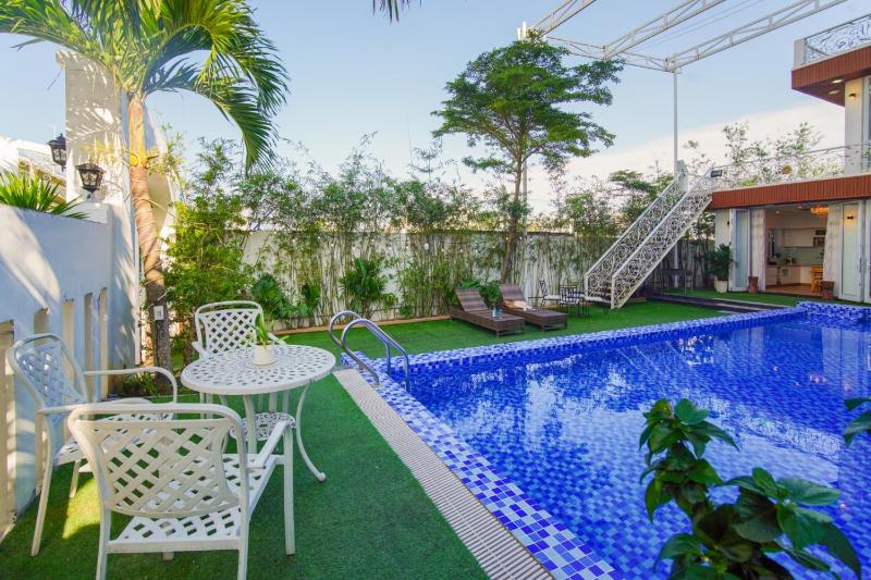 Sanny Villas — отель с удобным расположением в Дананге