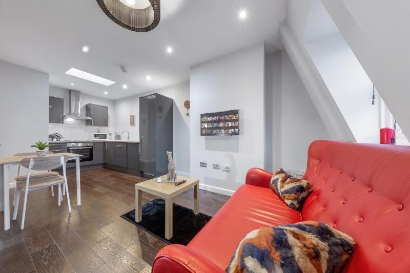 Sleep 4 in Hoxton near Shoreditch Liverpool st RW6 — отель с удобствами в Лондоне
