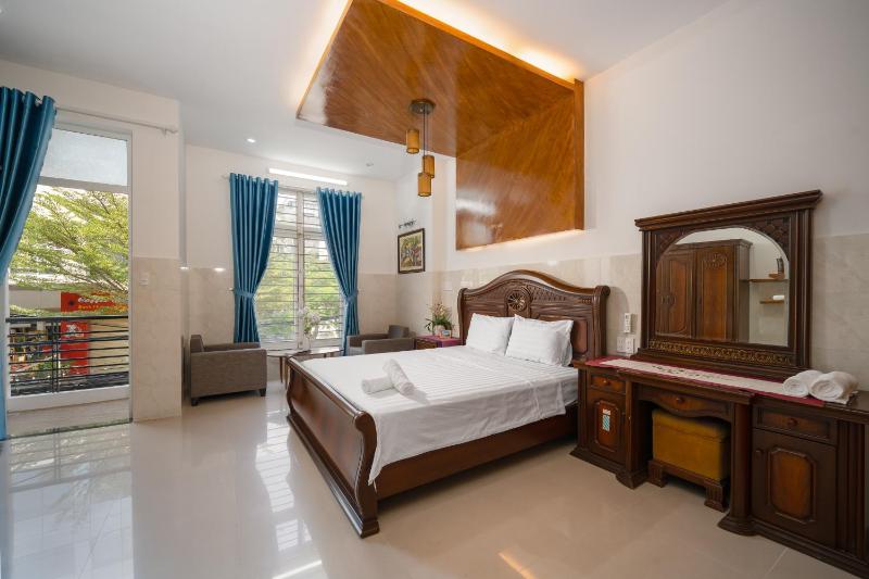 D&C House Luxury - Homestay Da Nang — комфортный отель в Дананге