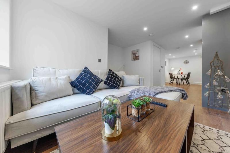 Holiday Home Sleep 8 Central london 9elms — комфортный отель в Лондоне