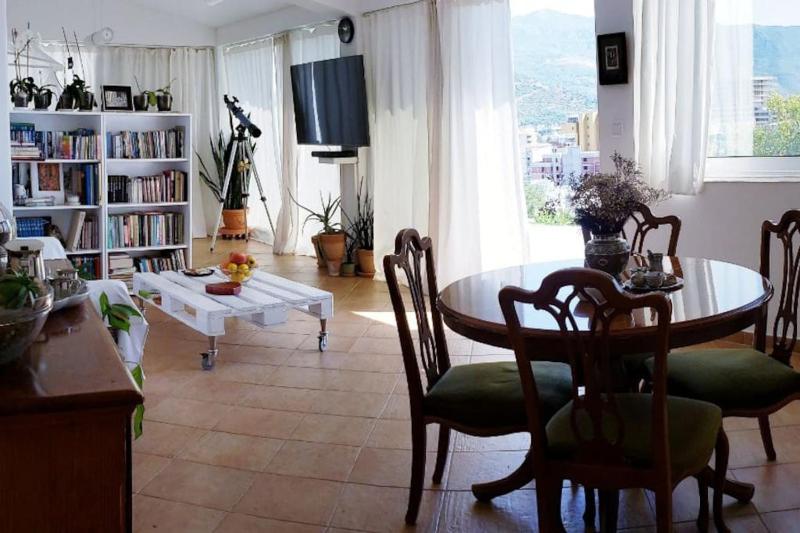 Luxury place with a magnificent view — забронировать отель в Будва