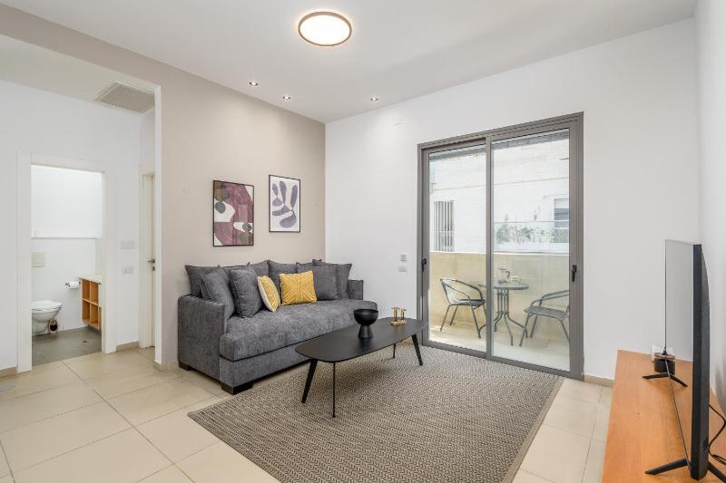 New branded APT by Sea u TLV — отель с удобствами в Тель-Авиве