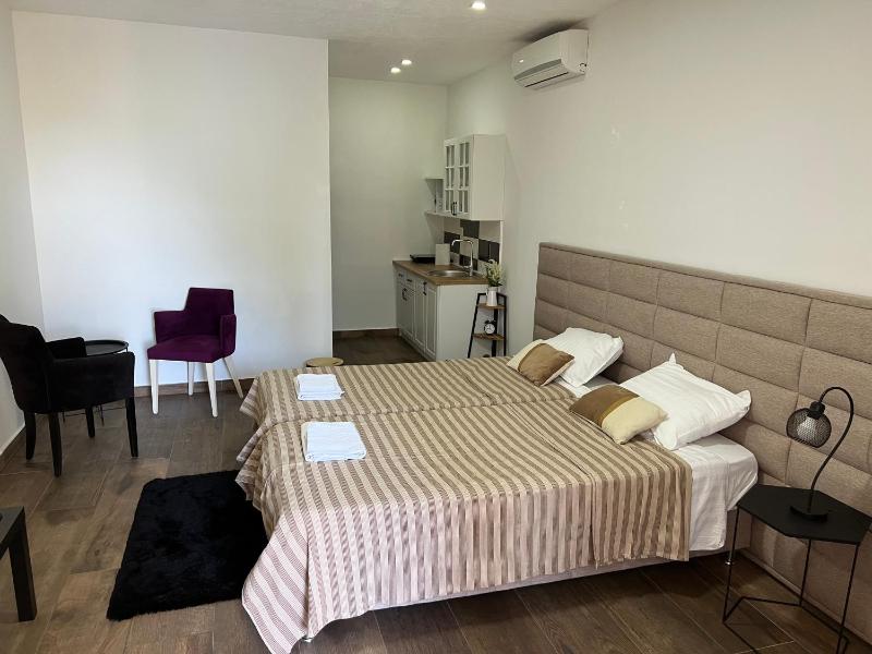 Studio apartment Vukcevic 2 — забронировать отель в Подгорице
