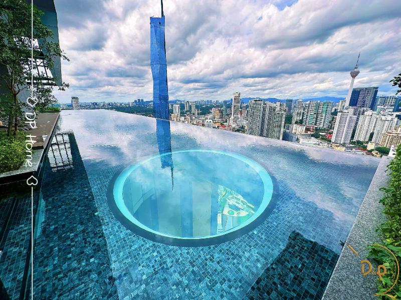 KLCC Luxury Comfy 2BR Sky View Bukit Bintang Lot10 Pavillion — отель в Куала-Лумпуре, Малайзия