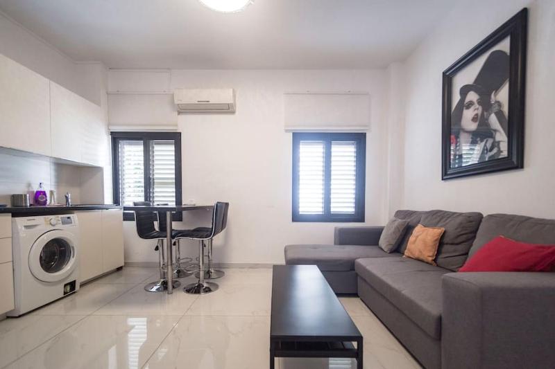 Цены на BEACH 2 rooms by Mytelaviv в Тель-Авиве