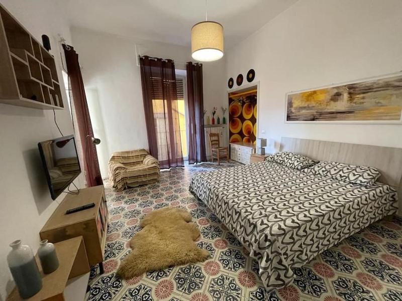 Donnaromita holiday house hystoric center — отель в Неаполе, Италия