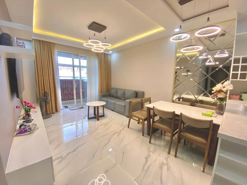 Alm's 2 BedRoom Apartment at Sunrise City District 7 — комфортный отель в Хошимине