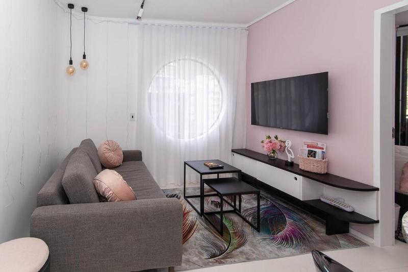 Цены на Location is key 703 Flamingo в Кейптауне