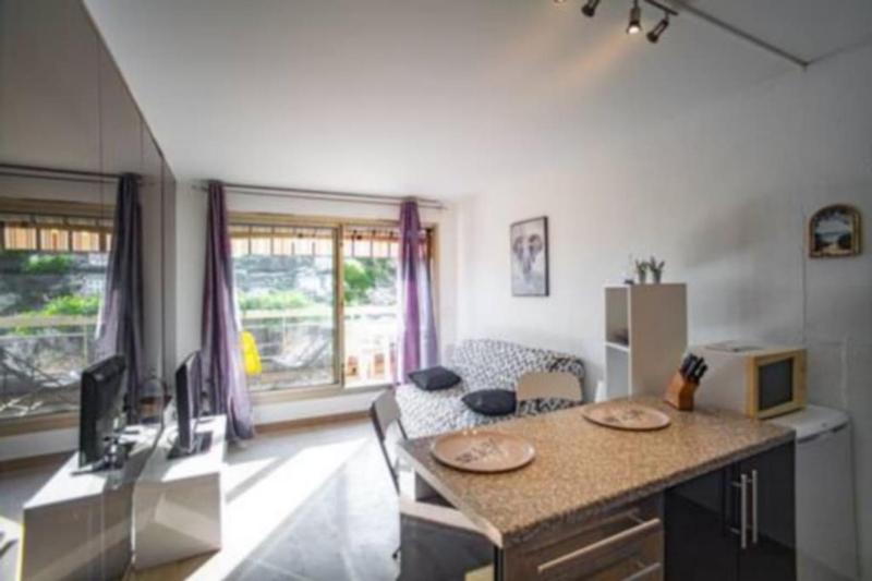 Цены на Studio dans belle residence parking et piscine в Николь