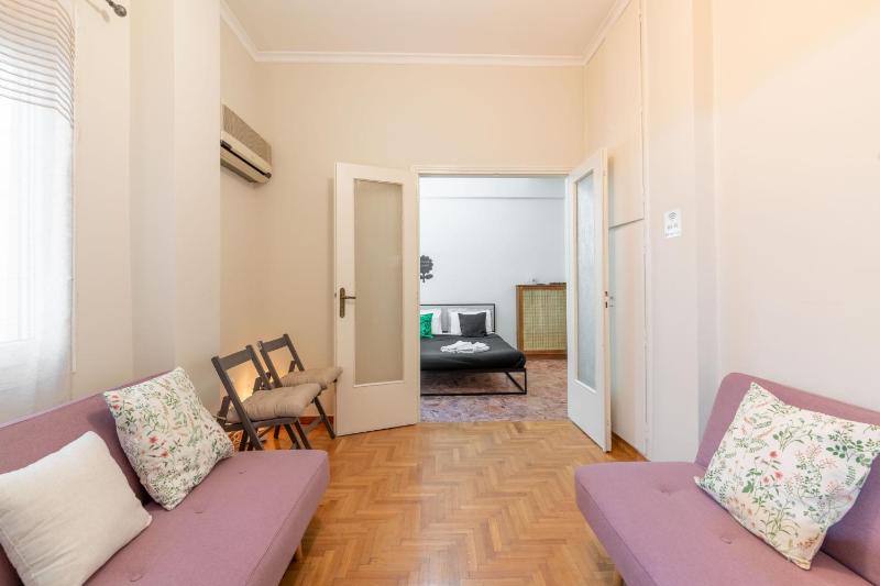 Pink Flat Exarcheia Athens Netflix — отель с удобным расположением в Афины