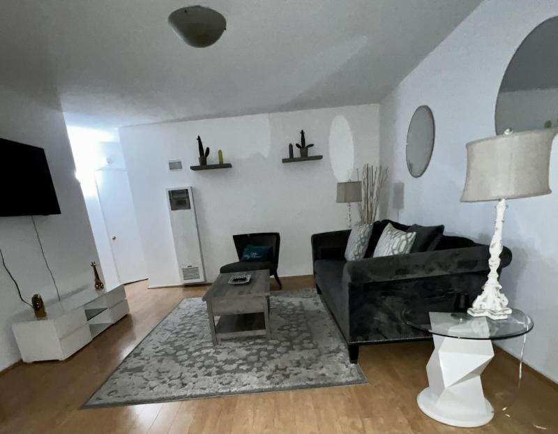 West Hollywood-Fairfax District 2B-2B — забронировать отель в Лос-Анджелесе