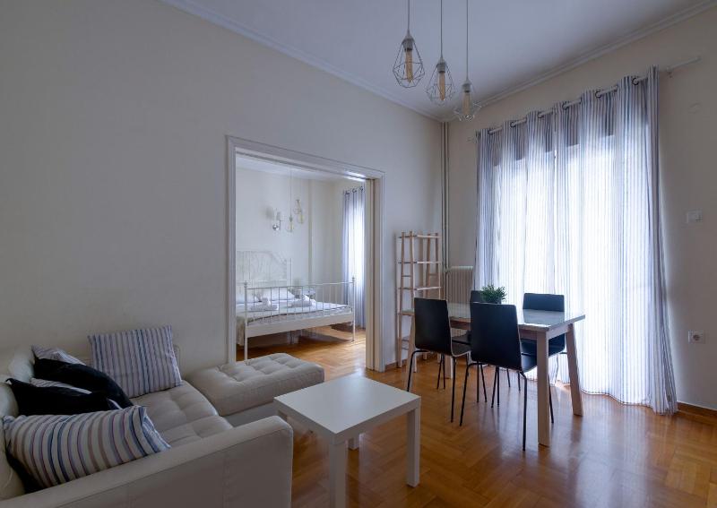Beautiful 2bd apartment near historic center of Athens — отель в Афины, Греция