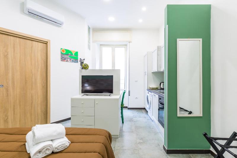 Gelso Complex Studios and Flat by Napoliapartments — отель с удобным расположением в Неаполе
