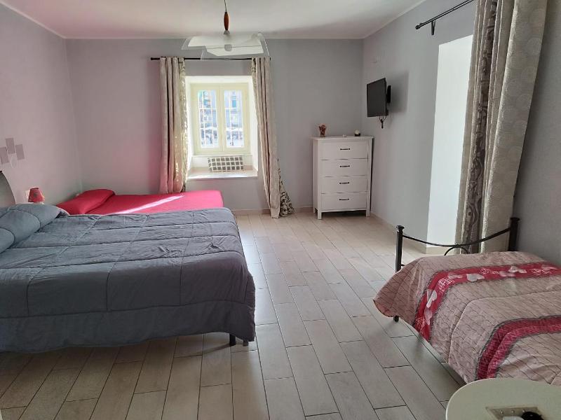 Piazza Dante 22 Apartment — отель в Неаполе, Италия