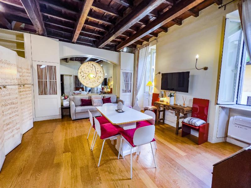 IREX Piazza Navona private Cozy apartment — отель с удобным расположением в Риме