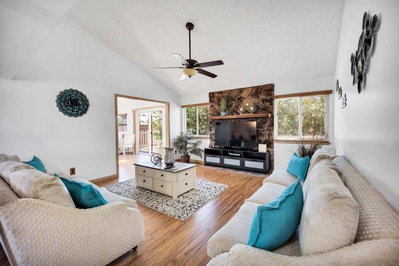 Centrally located Spacious Vacation Hom 13 m strip — отель в Лас Вегасе, Соединенные Штаты Америки
