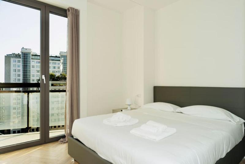 Sky View -Porta Nuova- Appartamento 7 con Terrazzo — отель в Милане, Италия