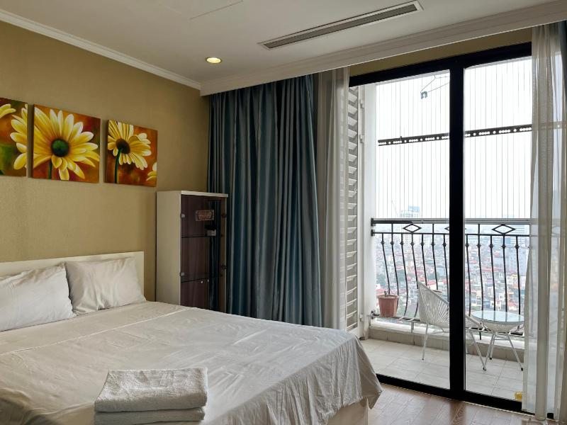 U Home - 1 BR apartment at Vinhomes Royal City — отель с удобным расположением в Ханое