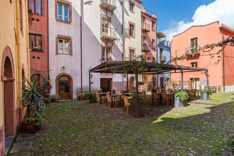 Locanda di Corte a Bosa - Affascinante B&B nel centro