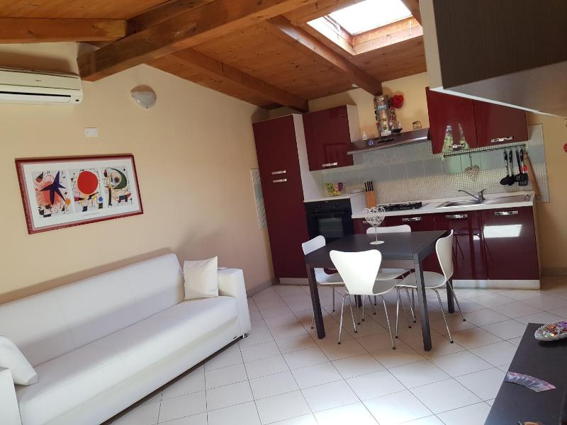 Andrea's Apartments - Chiasserini — комфортный отель в Милане