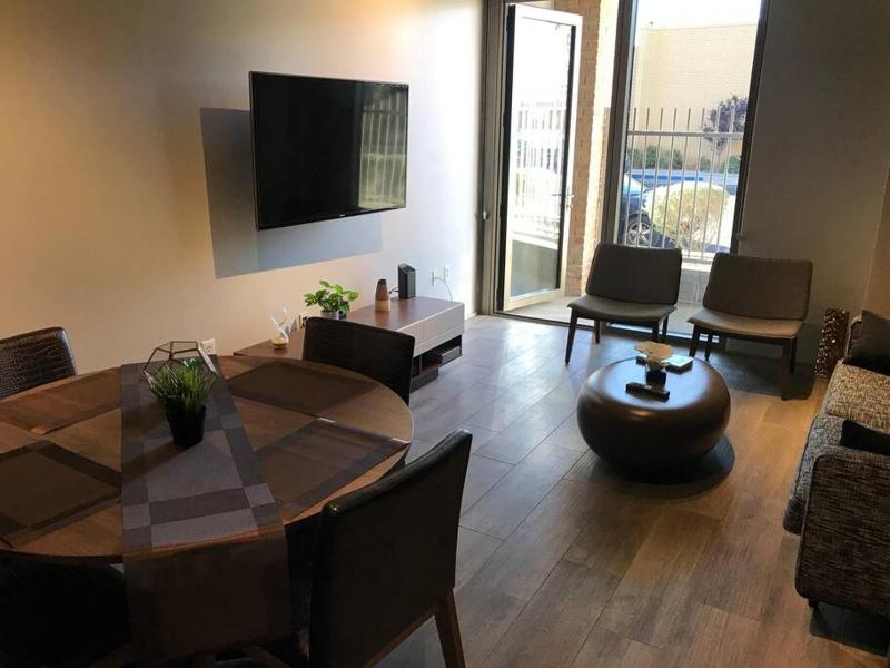 Luxury Modern Condo for Executive/Corporate Rental — отель с удобным расположением в Лас Вегасе
