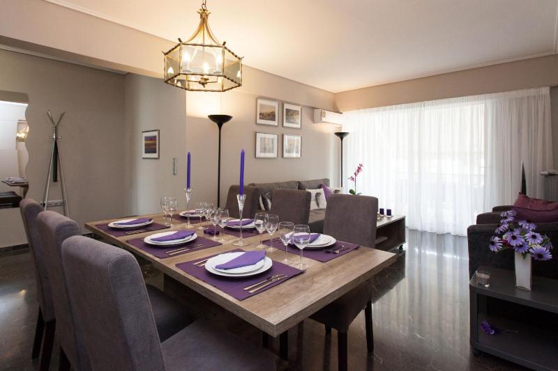 Deluxe 2 bdrm apartment in Voula — забронировать отель в Афины