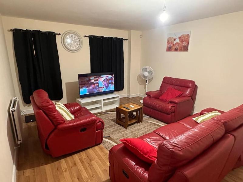 JustAlf Facilities-Spacious 2-bed apartment in Thamesmead, Greenwich — отель с удобствами в Лондоне