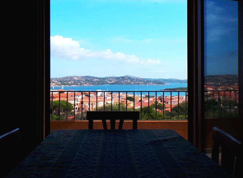 Palau Sea View a Palau - Spazioso appartamento sul mare