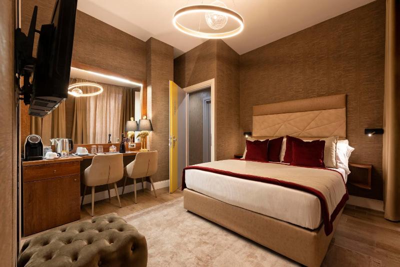Royal Rooms Corso — отель с удобствами в Риме