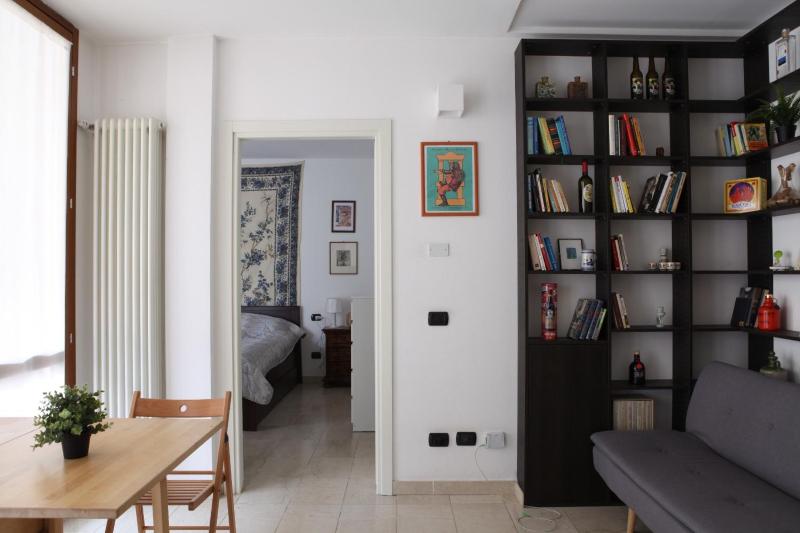 Terrace apartment close to Metro station — отель с удобным расположением в Милане