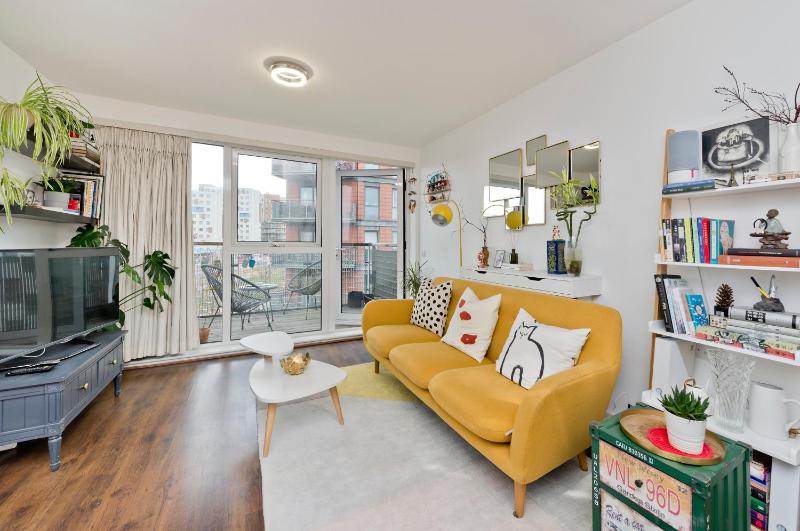 Bright Greenwich flat near Canary Wharf by UnderTheDoormat — отзывы гостей и цены