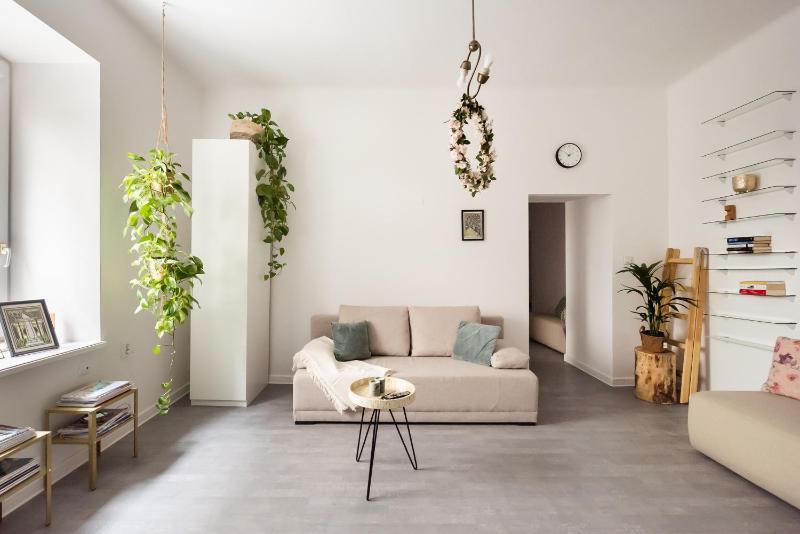 Wspolna Urban Jungle Apartment — комфортный отель в Варшаве