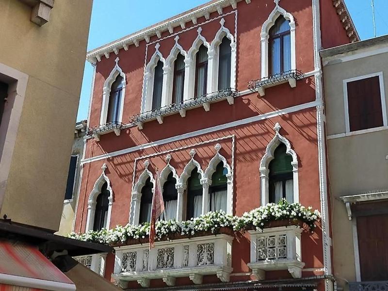 Vivaldi Suites by Wonderful Italy — комфортный отель в Венеции