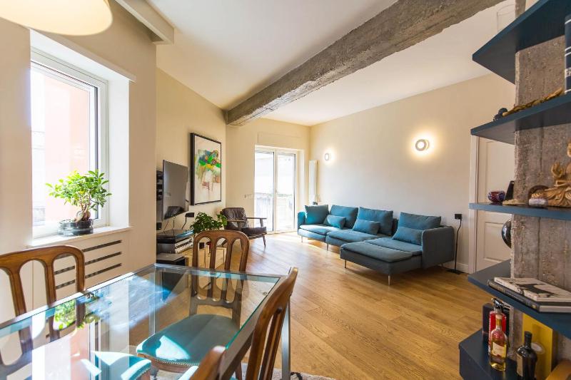 La Dolce Vita - Stylish Flat in Trastevere 100 sqm — отель с удобствами в Риме