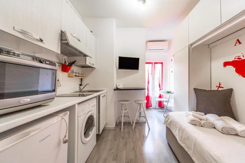 Easylife - Funzionale e accogliente monolocale nel cuore dei Navigli — забронировать отель в Милане
