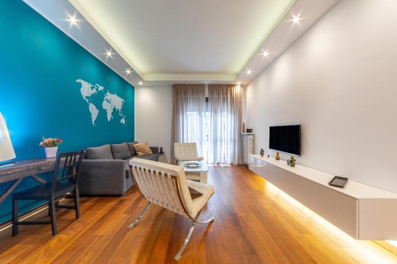 Цены на Easylife - Lussuoso trilocale con balcone e vasca idromassaggio in zona Barona в Милане