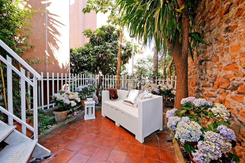 Charming Patio Apartment Trastevere -TopCollection — комфортный отель в Риме