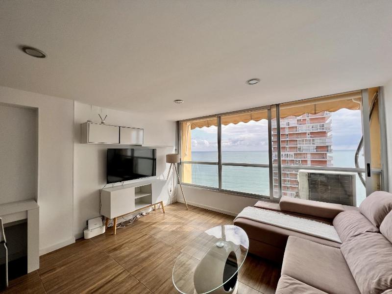 Albufereta Beach Studio by United Renters — забронировать отель в Аликанте