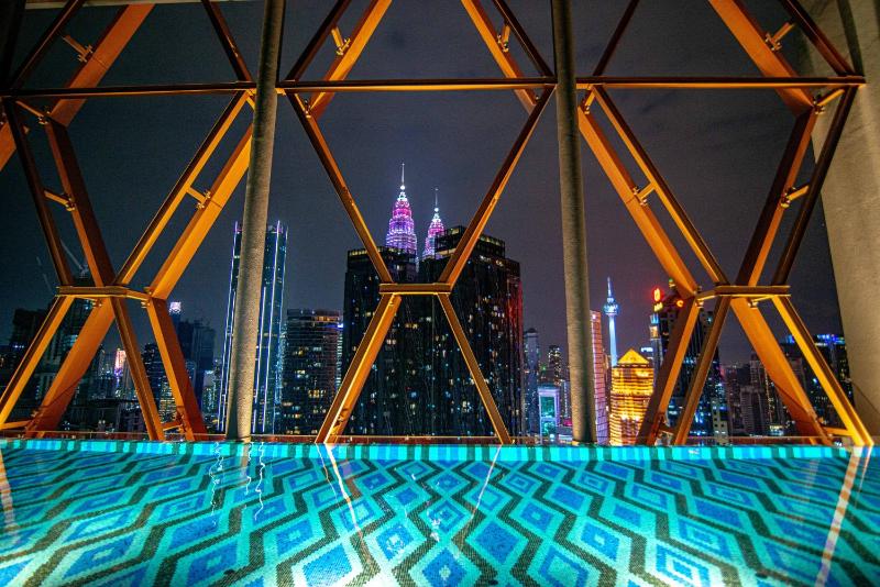 Цены на Scarletz Suites KLCC by Rainbow Tree в Куала-Лумпуре