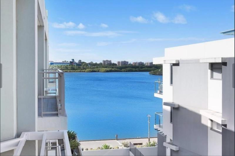 Lux - Premium 3 bed , sleeps 6, swimming pool other amenities! Near showgrounds — отзывы гостей и цены
