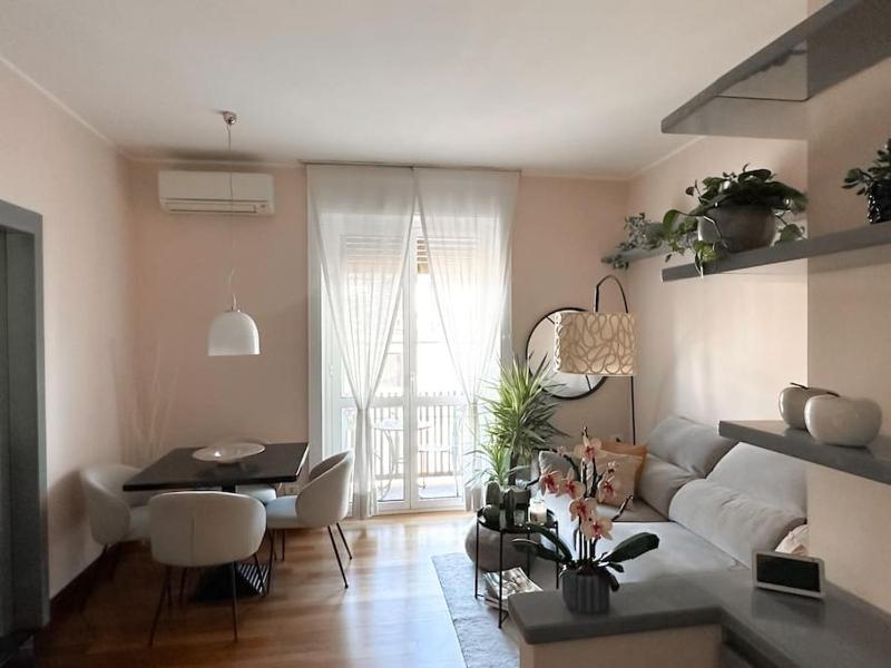 Bright Terrace-Garden Apartment — отель с удобствами в Милане
