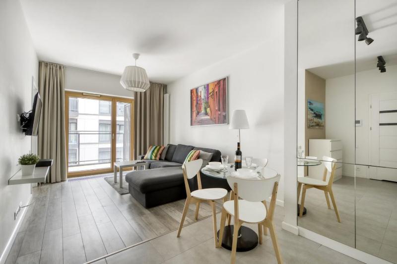 Warsaw Night Apartments Menica Residence — комфортный отель в Варшаве