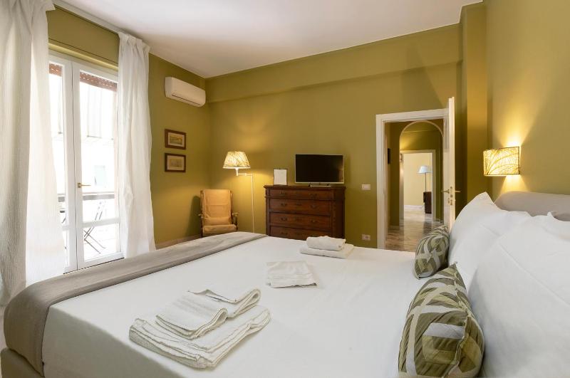 Lilly Apartment — отель в Флоренции, Италия