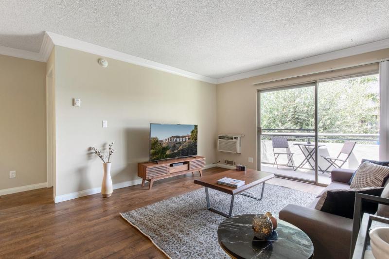 Westside 2BR w Gym Pool nr Culver City LAX-95 — отзывы гостей и цены