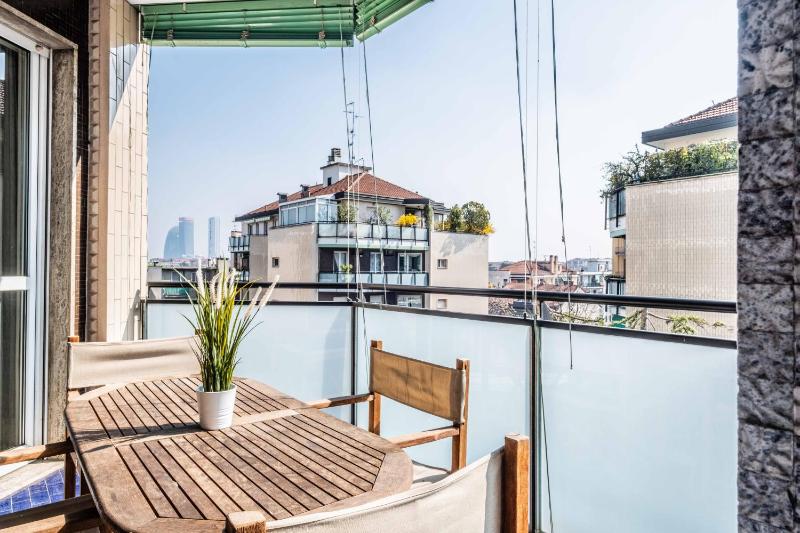 Morgantini House San Siro-Duomo "Netlfix & Terrace" — отель с удобствами в Милане