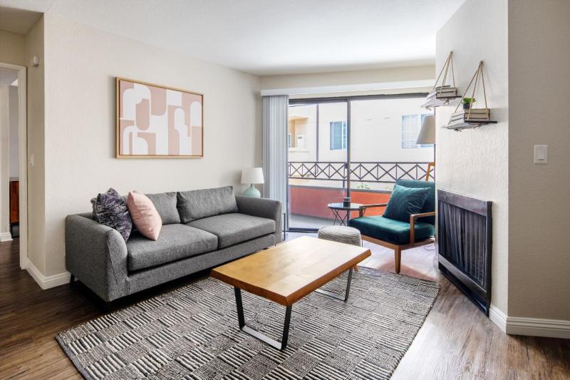 Цены на Sawtelle 2BR w Community Area nr Downtown LA LAX-316 в Лос-Анджелесе