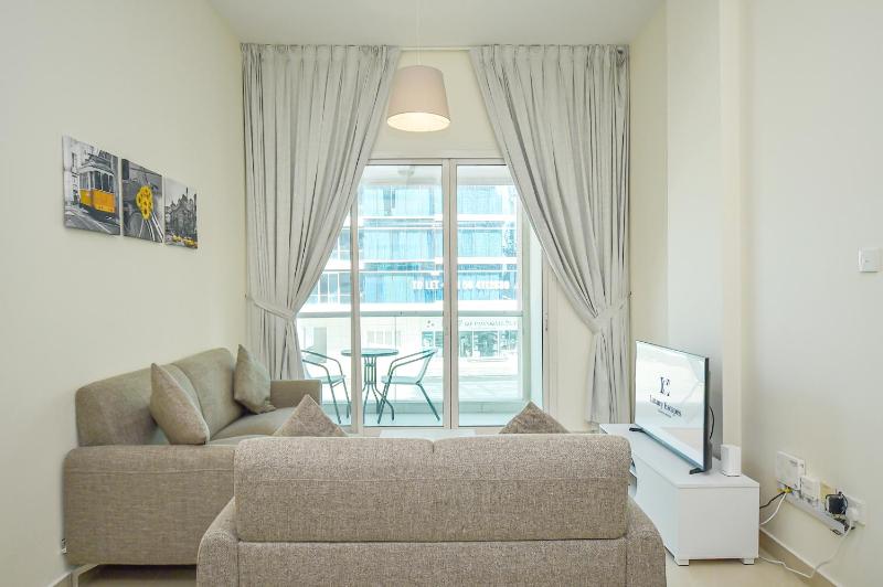 Cozy 1 Bedroom with Study room in Dubai Marina - Ideal for 3 Guests - PRK — отзывы гостей и цены
