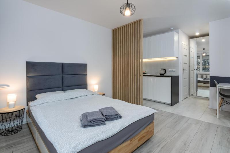 Andersena Modern B - 10 min CMKP - 5 min Metro - 15 min Center — комфортный отель в Варшаве
