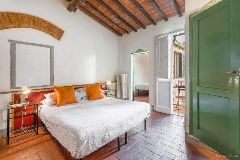 Wine Apartments Florence Lambrusco — забронировать отель в Флоренции