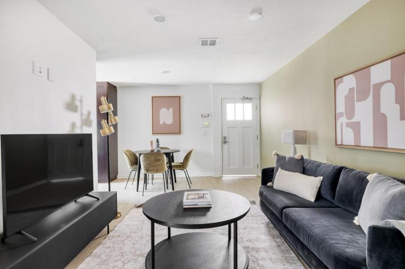 Westwood 2BR w WD nr Westwood Village LAX-887 — забронировать отель в Лос-Анджелесе